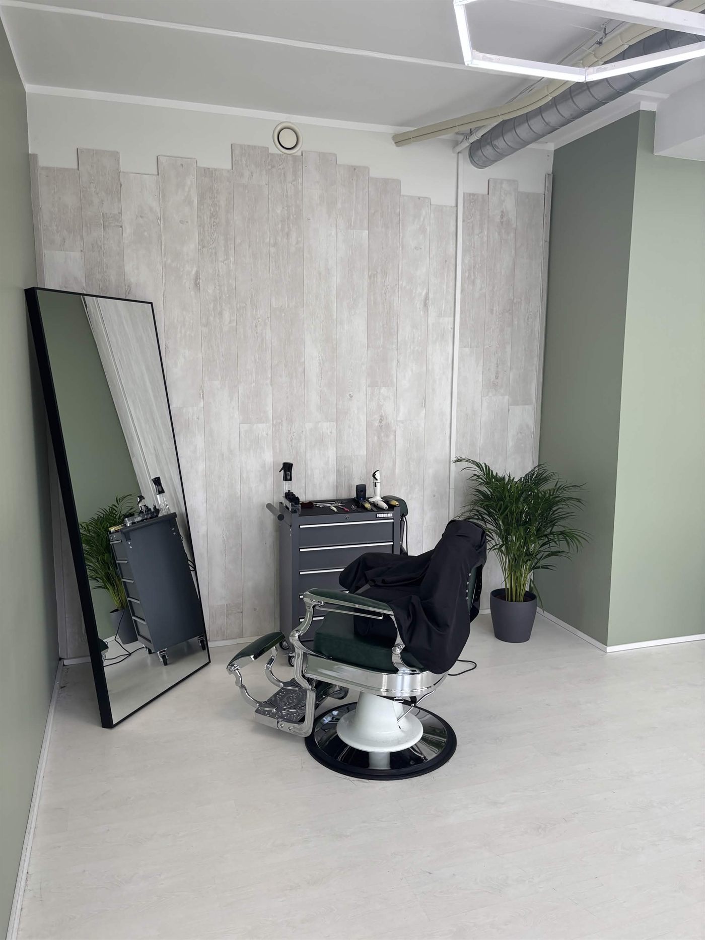 Barberitool salongis